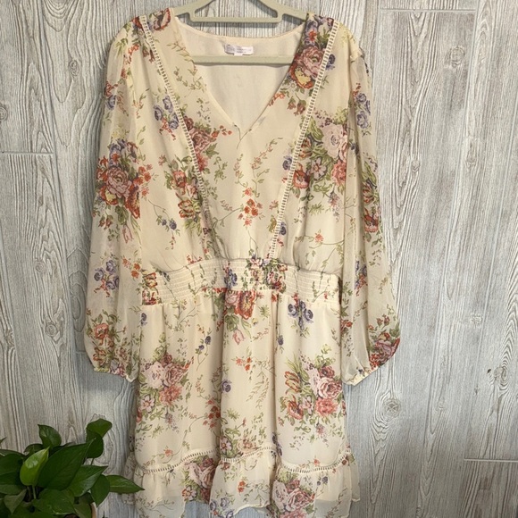LC Lauren Conrad Dresses & Skirts - LC Lauren Conrad Floral Cream Dress